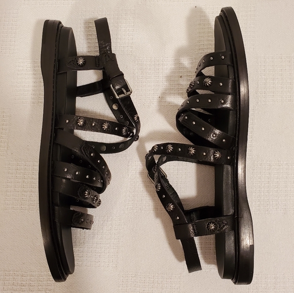 🆕️ FRYE x FREE PEOPLE STUDDED STRAPPY SANDALS - Picture 2 of 3